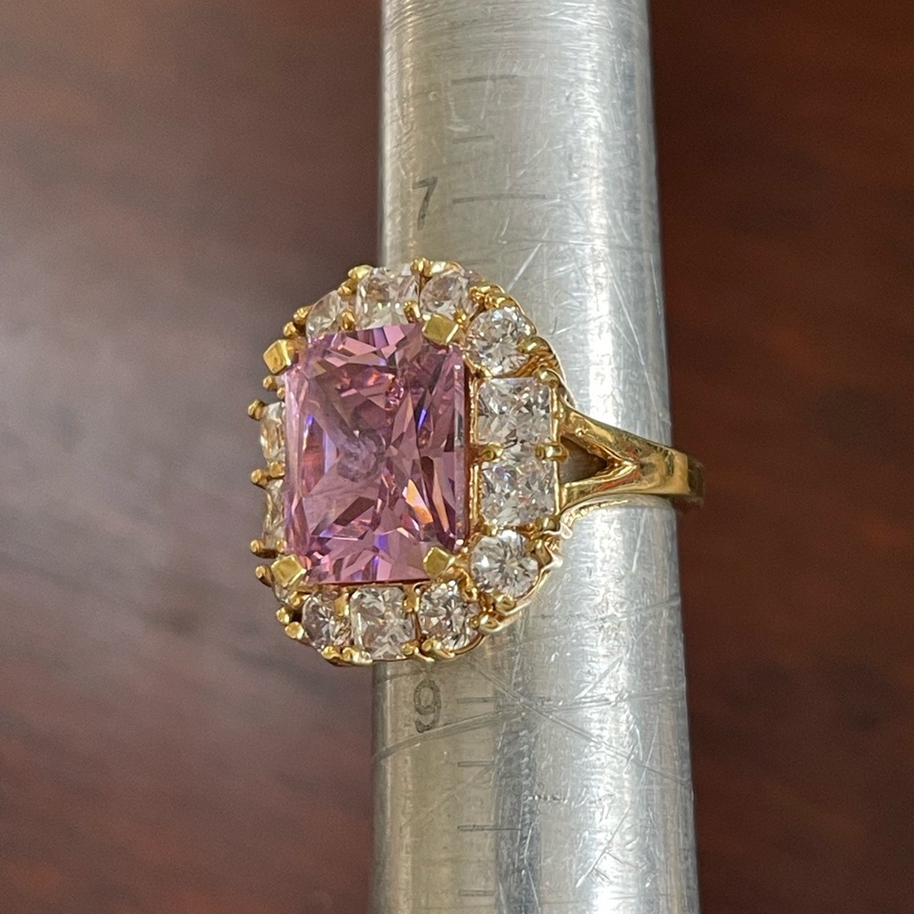 Imitation pink sapphire and diamanté gold tone cocktail ring - Picture 7 of 12